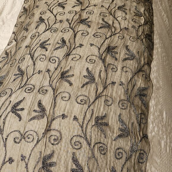 Kenneth Cole Silver Embroidered Taffeta Scarf/Wrap for Fancy Dressing 6 feet - Picture 2 of 5